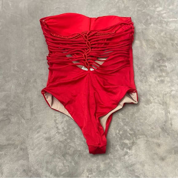 New! Leonisa Sculpting Macramé Back Strapless One-Piece Swimsuit 27659 - Picture 2 of 8